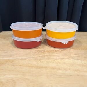 Vintage Tupperware Little Wonder Bowls lot of 4 with Lids - Like new
